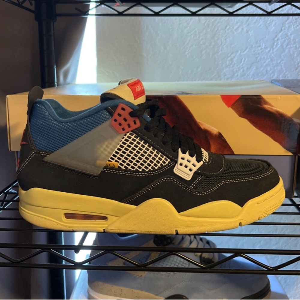 Jordan 4 union